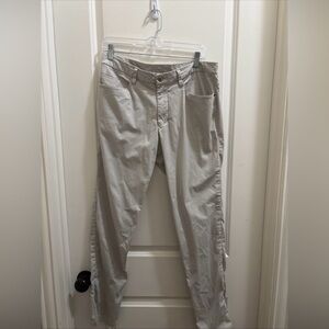 Men’s Lululemon ABC Pant Slim Swift Cotton 33x32 Birch Beige Comfort Preppy Golf